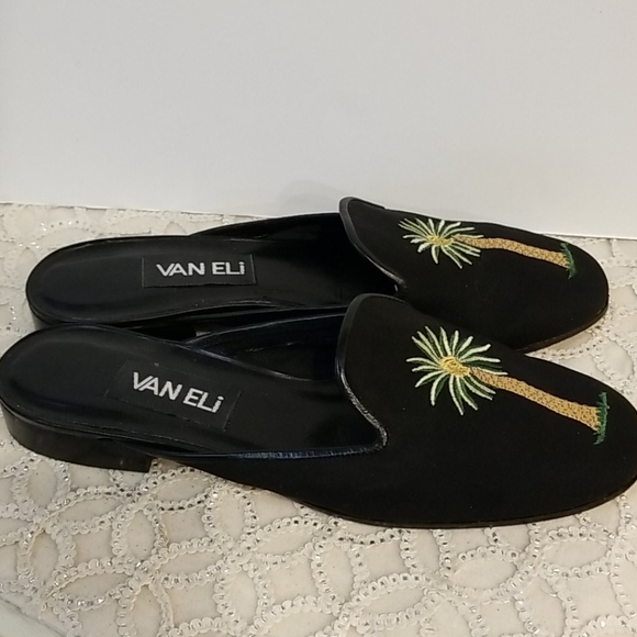 Vaneli Palm Tree Black Slides, Size 7.5 - Picture 5 of 9